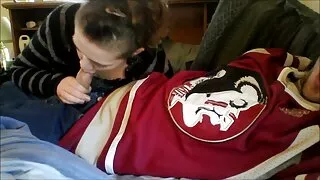 Glamour mama vitregă a femei goale mature tras-o cu pas fiul