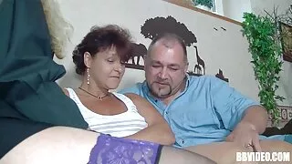 Skinn Co Coed de multe femei cu țîțele goale ori se masturbeaza, dar penetrarea anala este mai bine